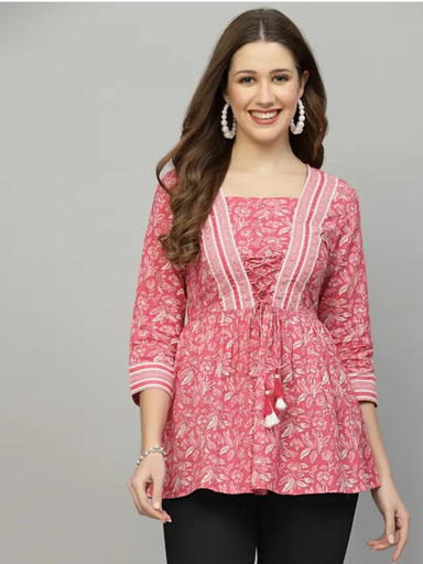 Top com estampa floral rosa