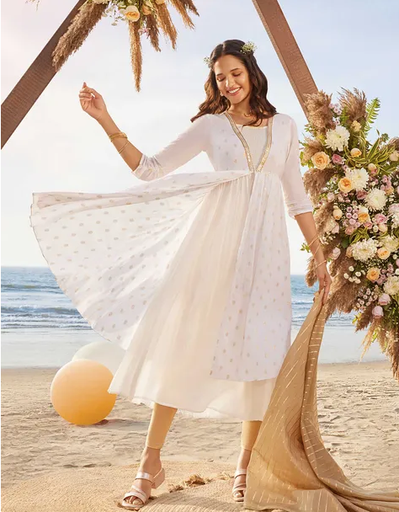 Vestido acampanado blanco